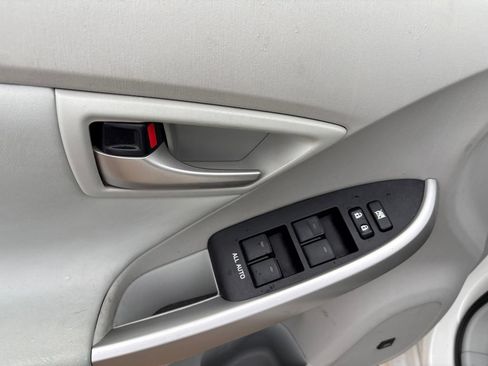 Used 2015 Toyota Prius Five FWD image 12