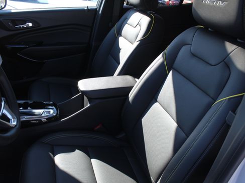 New 2026 Chevrolet Trax ACTIV w/ Sunroof Package image 9