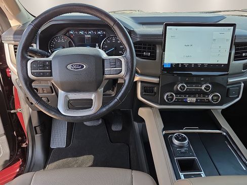 Used 2023 Ford Expedition XLT RWD image 12