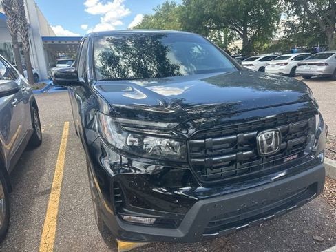 Used 2025 Honda Ridgeline Sport image 2