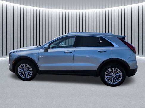 Used 2025 Cadillac XT4 Premium Luxury FWD image 11