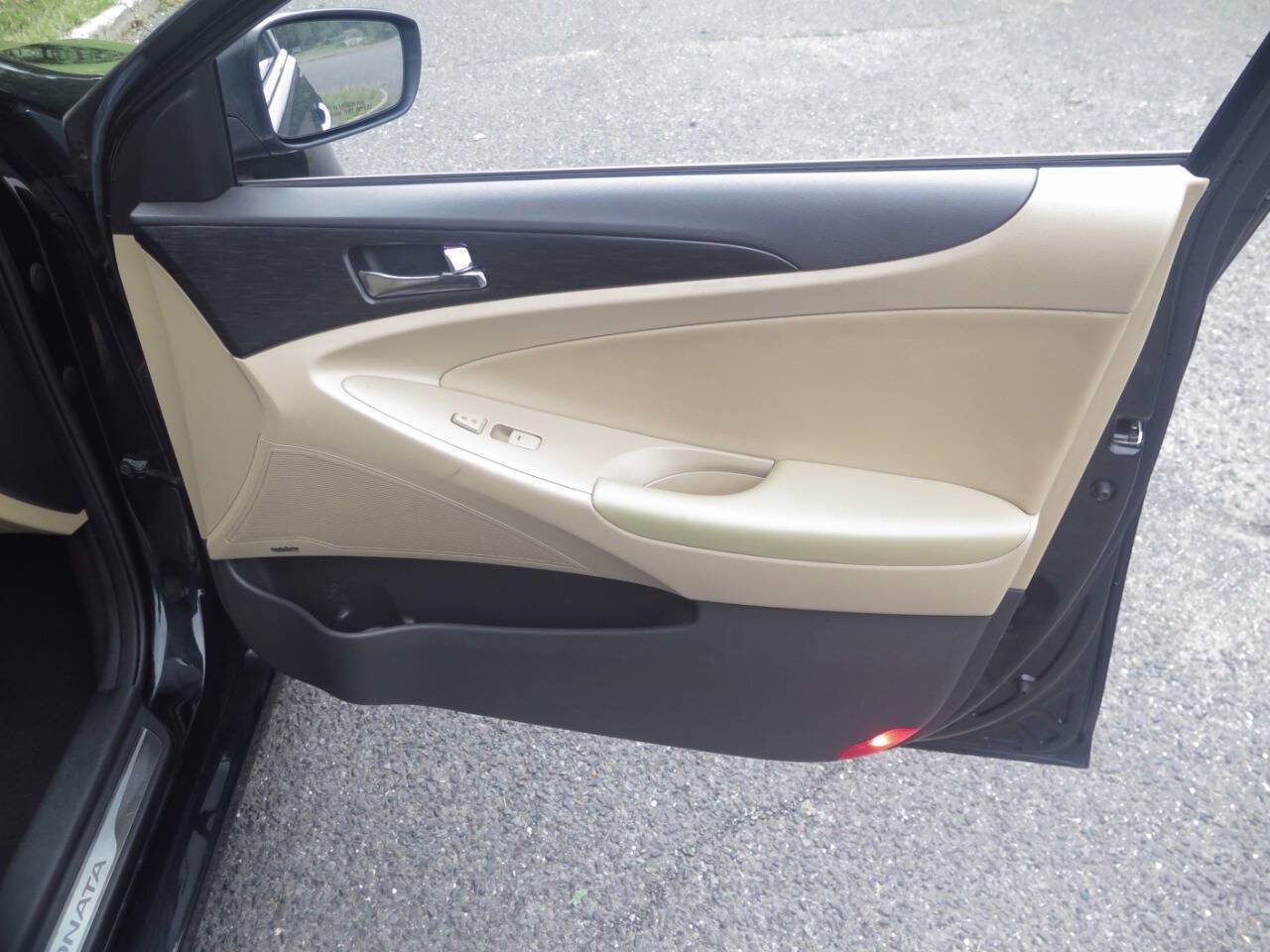 Used 2013 Hyundai Sonata Limited w/ Premium Pkg FWD image 35