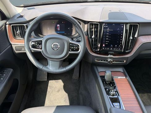 Certified 2023 Volvo XC60 B5 Plus AWD/4WD image 26