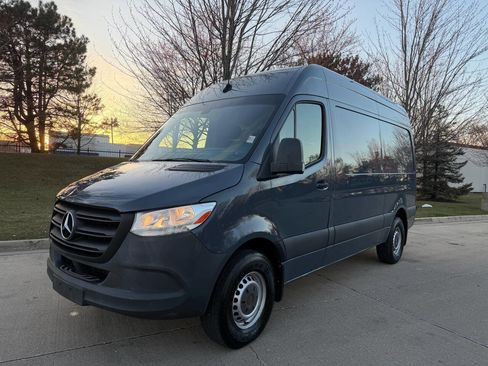 Used 2019 Mercedes-Benz Sprinter 144 image 1