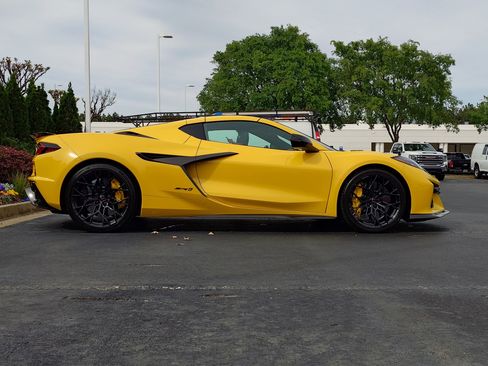 Used 2026 Chevrolet Corvette ZR1 w/ Stealth Interior Trim Package image 11