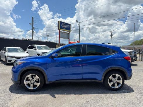 Used 2018 Honda HR-V LX image 8