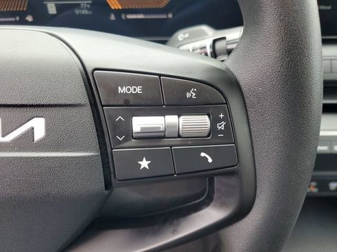 Used 2025 Kia K4 FWD image 12