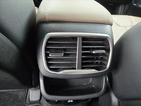 Used 2020 Hyundai Santa Fe Limited image 19