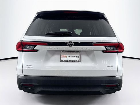 Certified 2024 Toyota Grand Highlander XLE image 14