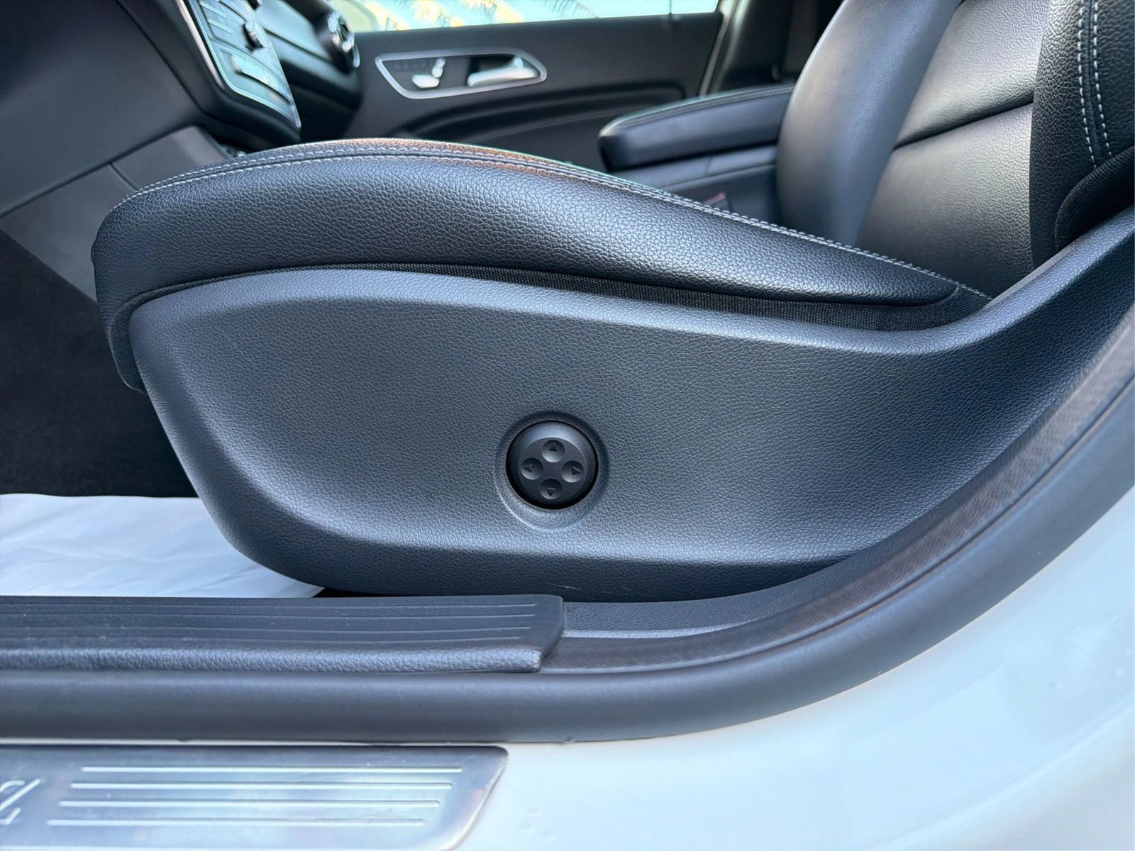 Used 2020 Mercedes-Benz GLA 250 4MATIC image 19