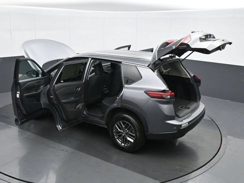 Used 2024 Nissan Rogue S AWD/4WD image 38