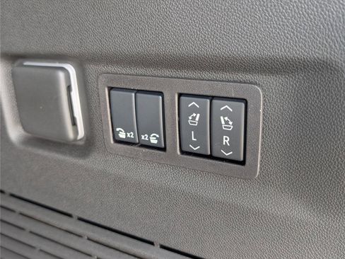 New 2026 Chevrolet Suburban Premier image 11