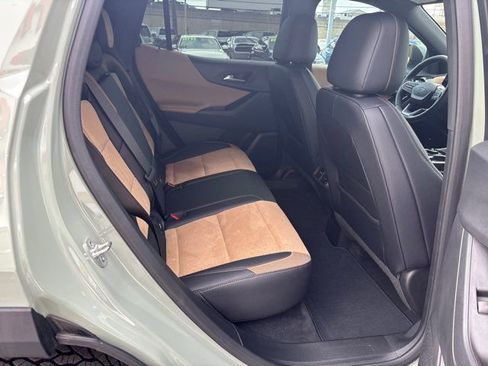 Used 2025 Chevrolet Equinox ACTIV w/ Safety and Technology Package FWD image 42