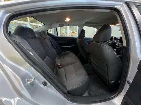 Used 2024 Nissan Altima 2.5 SV w/ SV Premium Package AWD/4WD image 23
