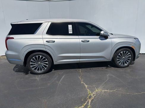 Used 2024 Hyundai Palisade Calligraphy AWD/4WD image 3