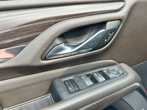 Used 2021 GMC Yukon Denali w/ Denali Premium Package RWD image 32