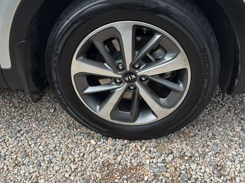 Used 2019 Kia Sorento EX FWD image 39
