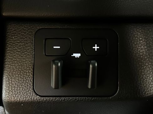 New 2026 Toyota Tundra Limited AWD/4WD image 18