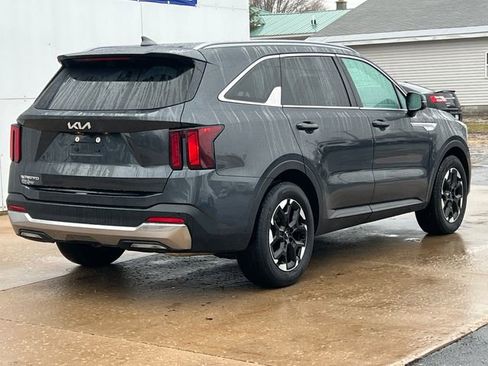 Used 2024 Kia Sorento S image 43