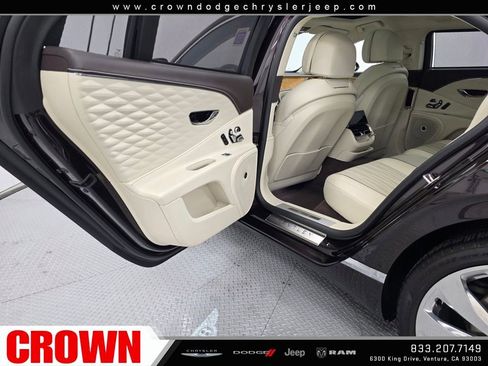 Used 2020 Bentley Flying Spur W12 image 21