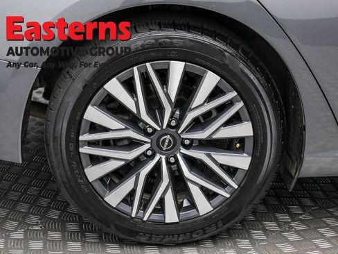 Used 2024 Nissan Altima 2.5 SV image 29