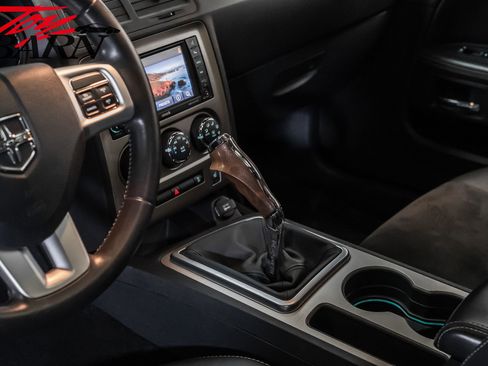 Used 2011 Dodge Challenger SRT8 image 28