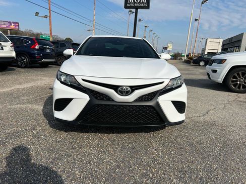 Used 2018 Toyota Camry SE w/ Audio Package image 5