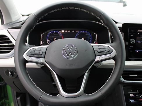 New 2026 Volkswagen Taos SEL AWD/4WD image 11