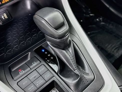 Certified 2025 Toyota RAV4 XLE AWD/4WD image 18