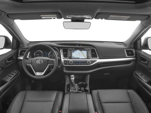 Used 2018 Toyota Highlander XLE FWD image 5