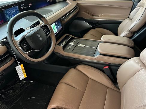 New 2026 Lincoln Navigator L Black Label AWD/4WD image 9