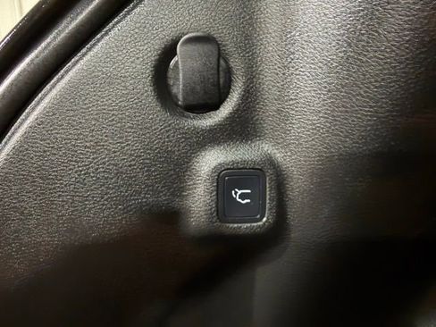 Used 2022 Jeep Compass Altitude w/ Sun and Sound Group image 22