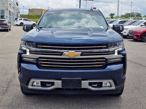 Used 2021 Chevrolet Silverado 1500 High Country w/ Technology Package AWD/4WD image 2