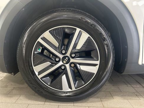 Certified 2021 Kia Niro LXS image 26