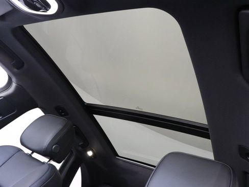 Used 2025 Porsche Macan image 29