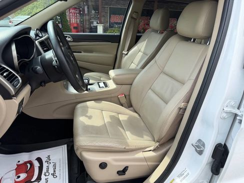 Used 2014 Jeep Grand Cherokee Limited w/ Luxury Group II RWD image 12