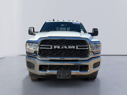 Used 2024 RAM 2500 Tradesman w/ Chrome Appearance Group image 8