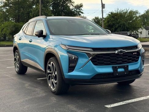 New 2026 Chevrolet Trax RS FWD image 2