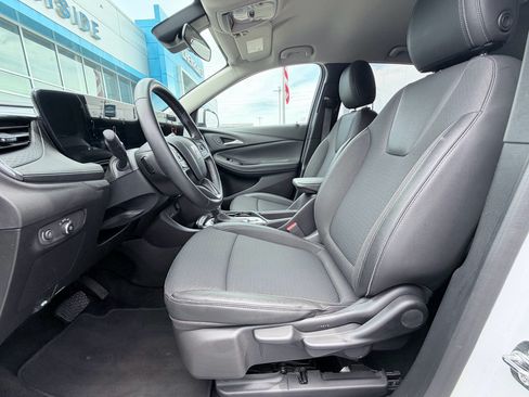Used 2025 Buick Encore GX Preferred FWD image 19