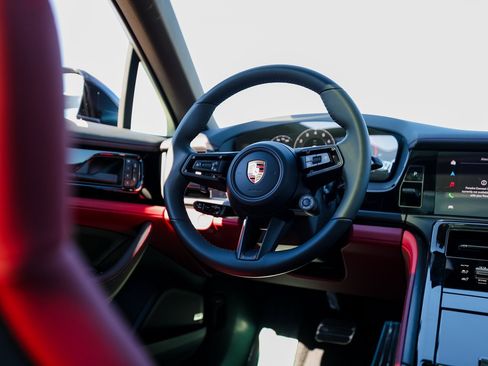 New 2026 Porsche Panamera 4S image 26