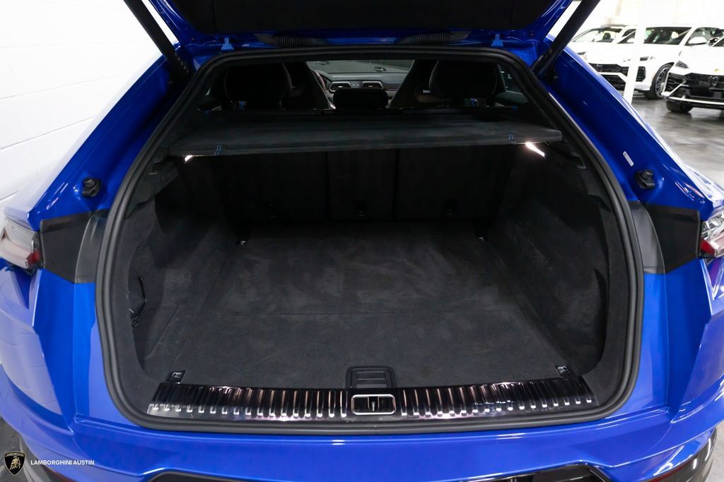 Used 2024 Lamborghini Urus Performante AWD/4WD image 12