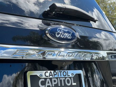 Used 2019 Ford Explorer Limited image 28