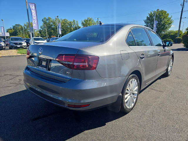 Used 2016 Volkswagen Jetta SEL w/ Lighting Package FWD image 6