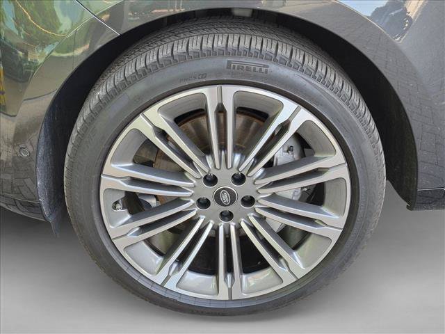 Used 2025 Land Rover Range Rover SE AWD/4WD image 25