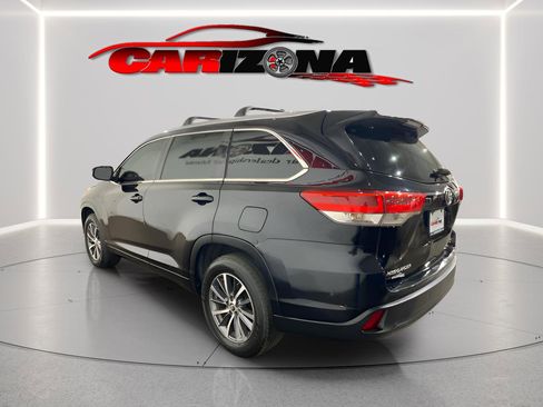 Used 2018 Toyota Highlander XLE image 5