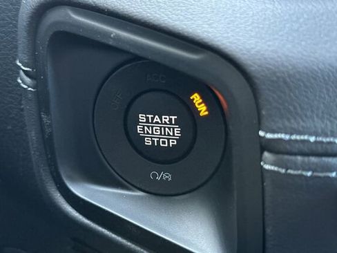 New 2025 Jeep Gladiator Sport image 19