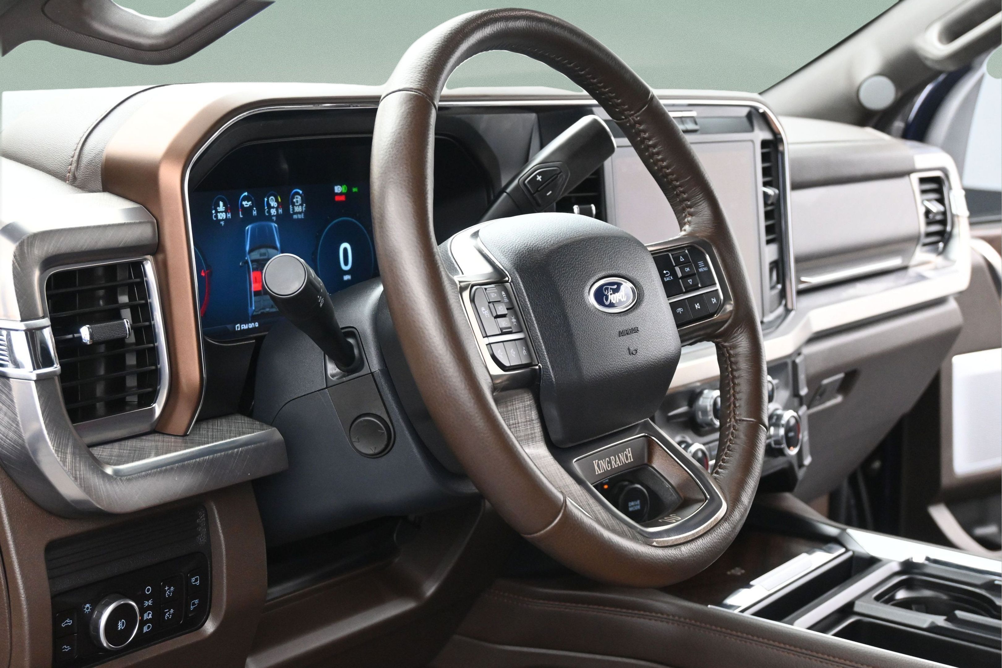 Used 2025 Ford F250 King Ranch w/ FX4 Off-Road Package AWD/4WD image 12