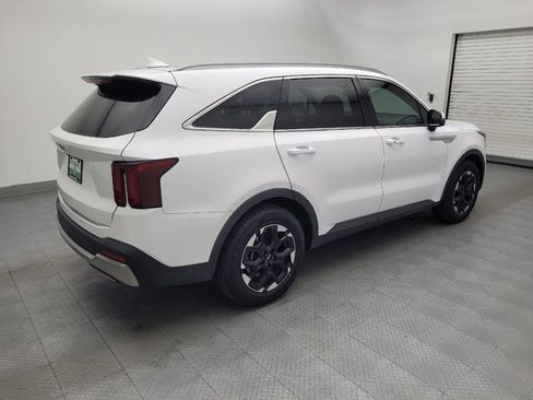 Used 2024 Kia Sorento S w/ Panoramic Sunroof Package FWD image 10