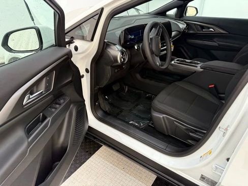 New 2026 Chevrolet Equinox EV LT image 26