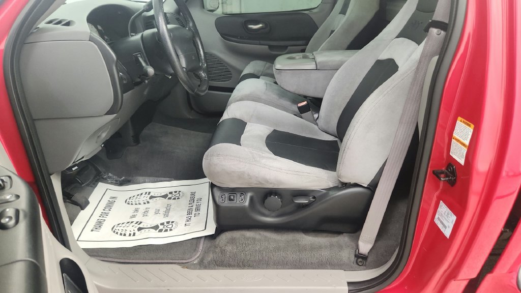 Used 2004 Ford F150 Lightning RWD image 34